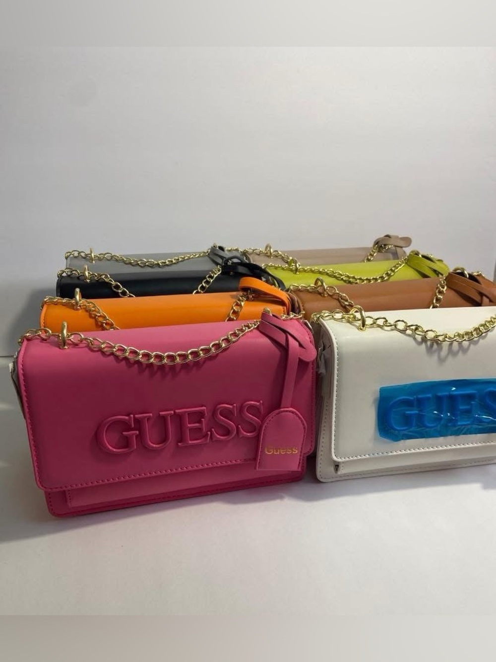 GUESS Bag✨👜 - Picture 8 of 10